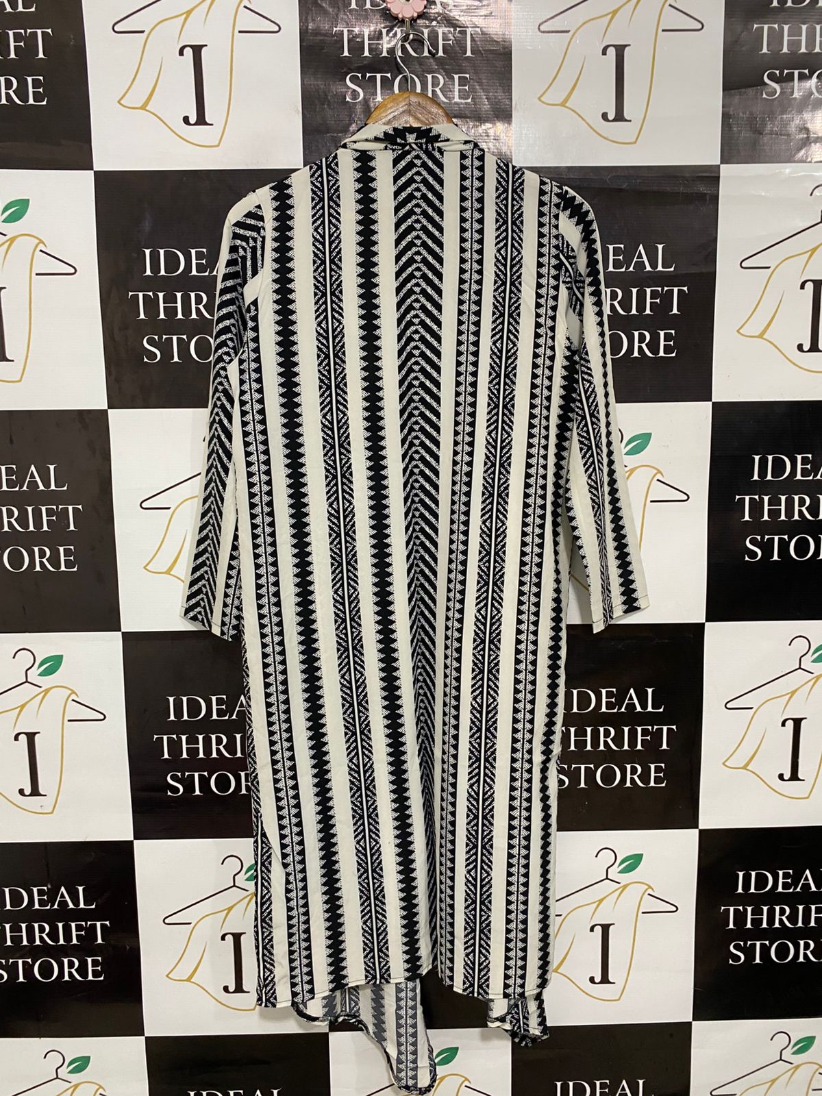 SHEIN |S| BUST 19| A29| BLACK & WHITE AZTEC GEOMETRIC PRINT OPEN-FRONT LONG CARDIGAN
