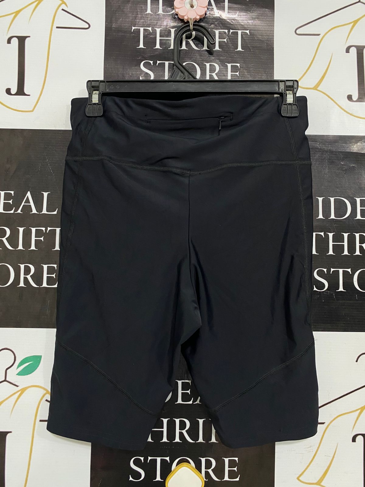 A WOMANS |L| WAIST 27| A29| BLACK HIGH-WAISTED ATHLETIC BIKER SHORTS