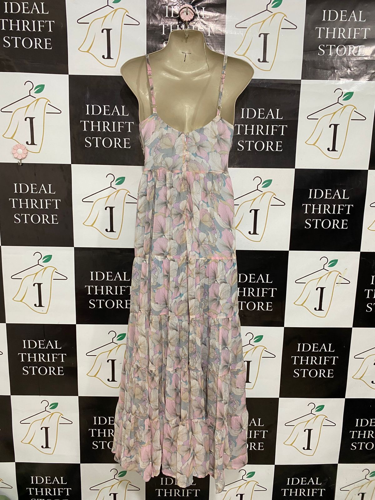 ASTR |S| BUST 15| A30| PASTEL FLORAL V-NECK KNOT-FRONT TIERED MAXI DRESS