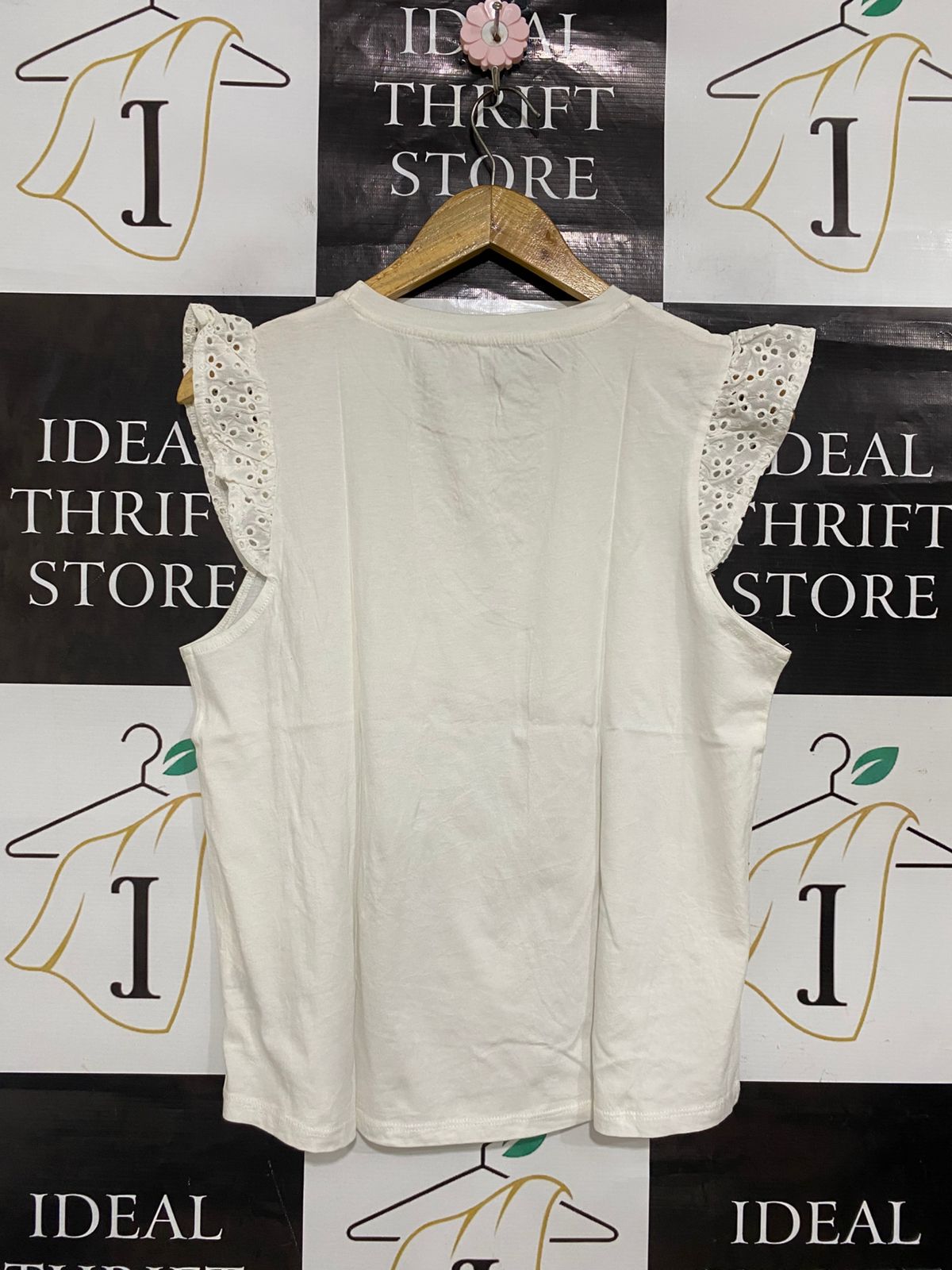 & ME |M| BUST 19| A30| WHITE BRODERIE ANGLAISE SLEEVELESS TEE