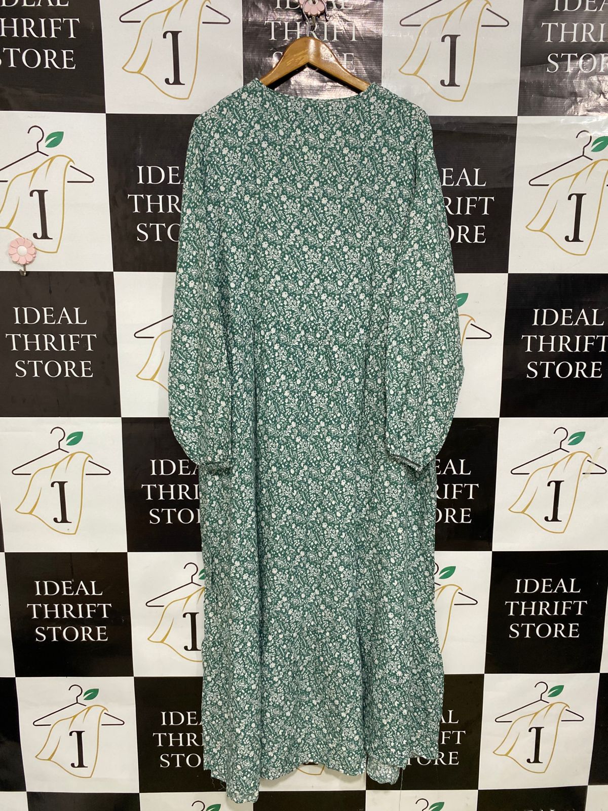 KAILISHI |XL| BUST 25| A31| GREEN & WHITE FLORAL V-NECK BUTTON-FRONT TIERED MIDI DRESS