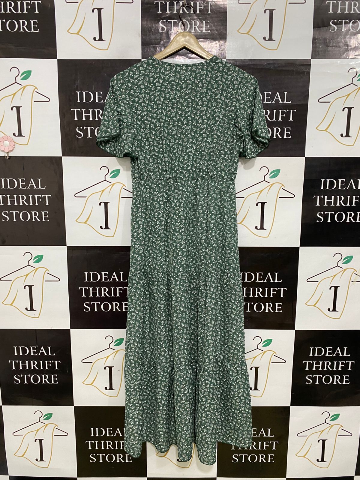 SHEIN |XS| BUST 16| A33| GREEN & WHITE FLORAL V-NECK SHORT-SLEEVE TIERED MIDI DRESS