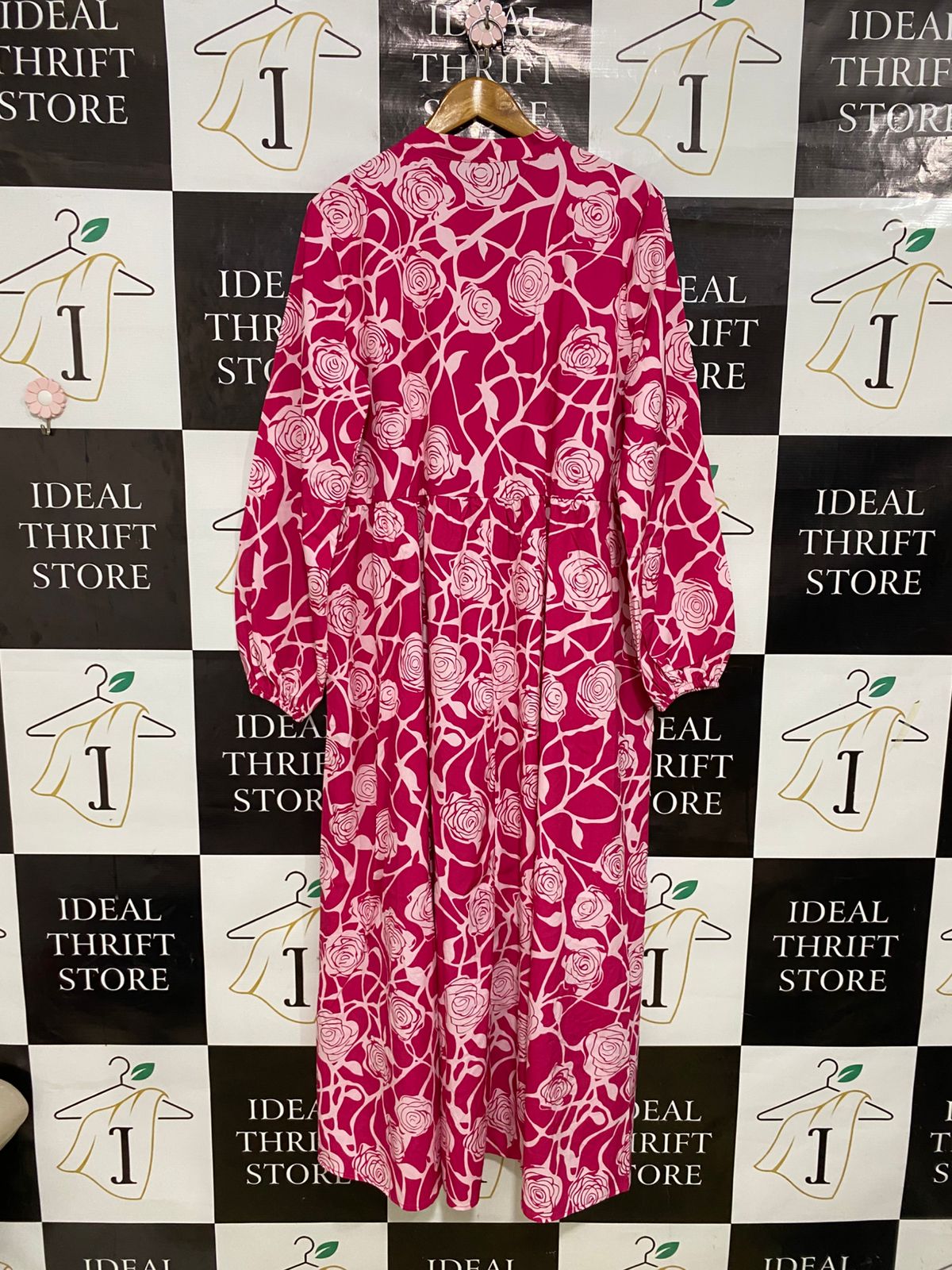 |L| BUST 21| A33| MAGENTA & PINK ROSE PRINT V-NECK TIERED MIDI DRESS