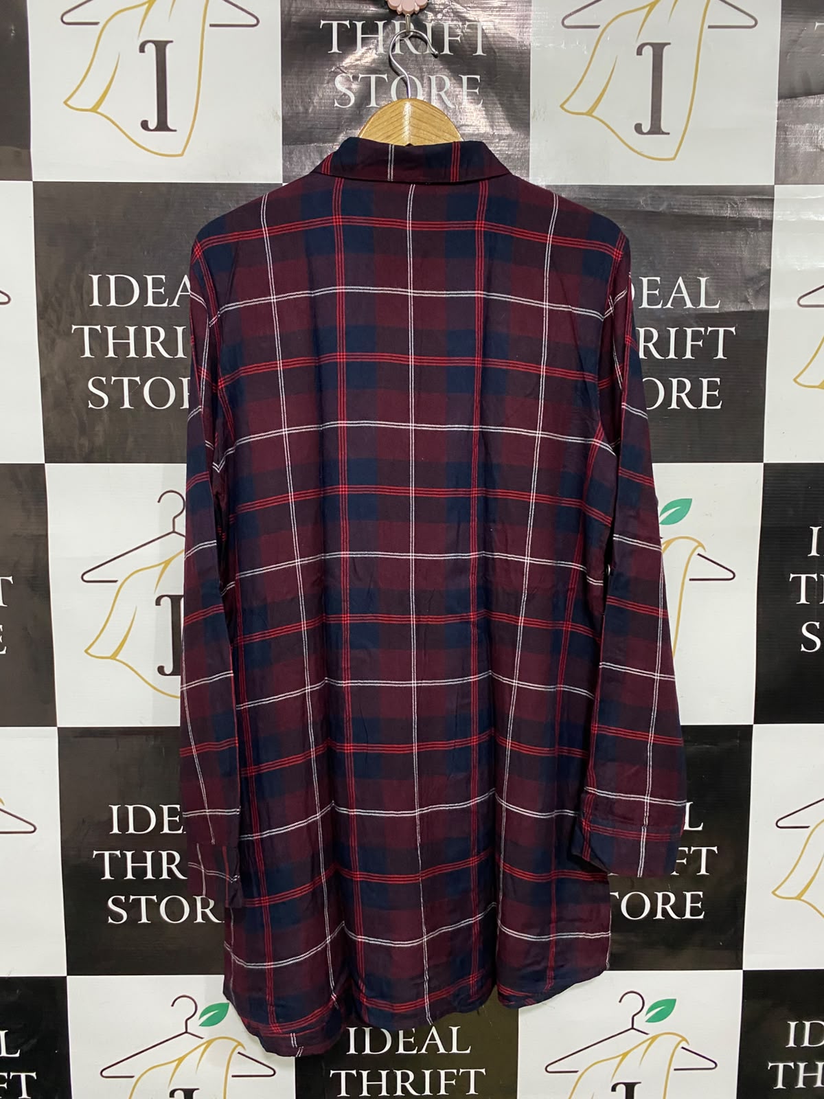 PEACOCKS |L| BUST 20| A36| BURGUNDY & NAVY PLAID TUNIC-LENGTH BUTTON-DOWN FLANNEL SHIRT