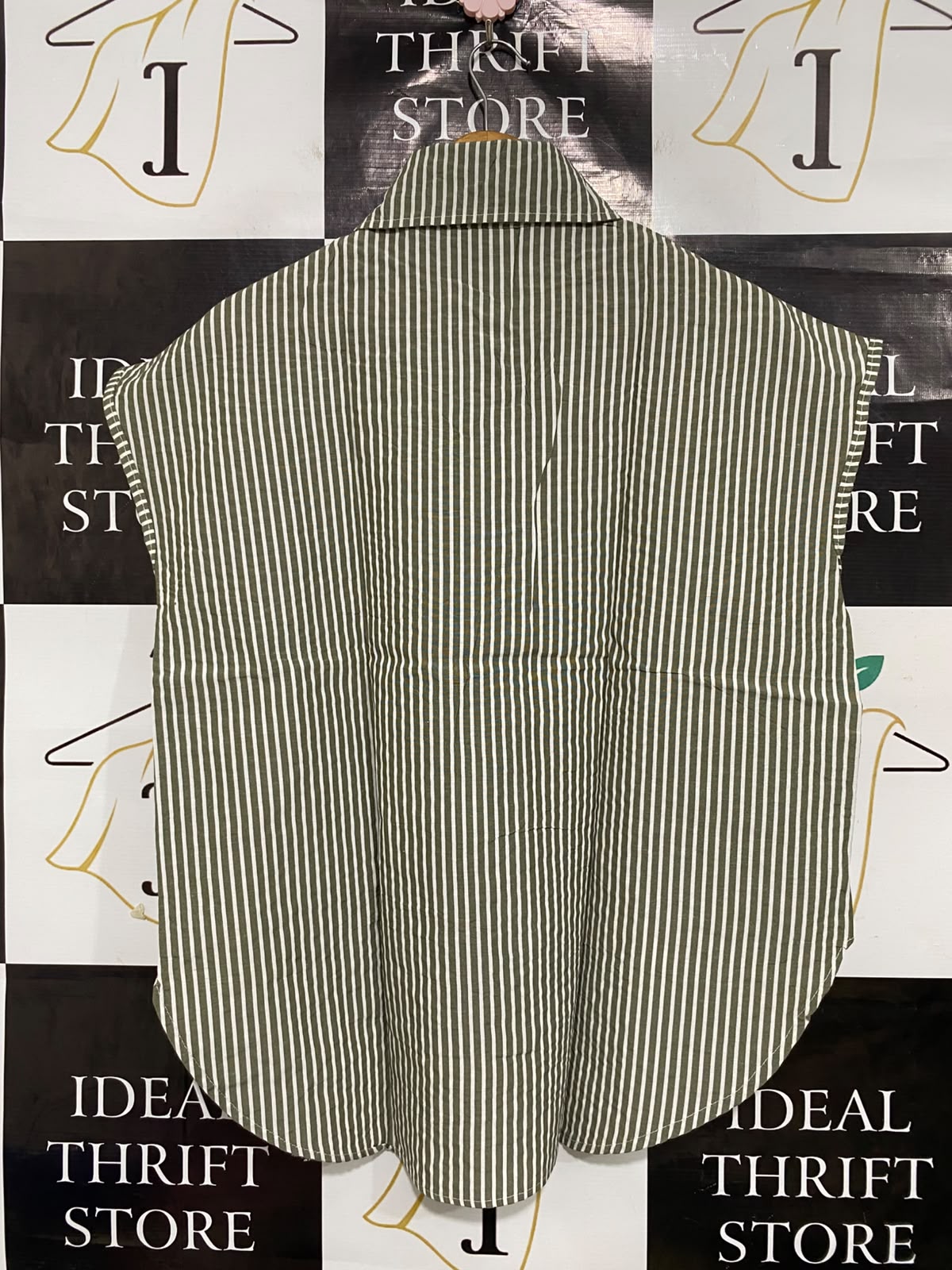 |M| BUST 21| A38| OLIVE & WHITE STRIPED SLEEVELESS BUTTON-DOWN SHIRT