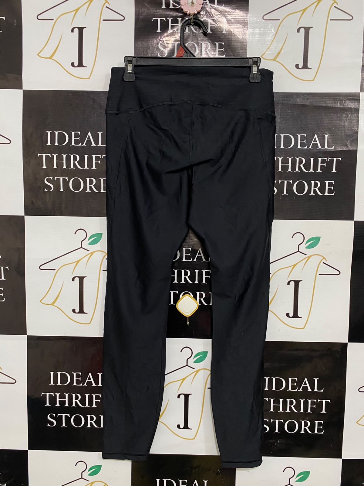 UNDER ARMOUR |M| WAIST 28| A39| BLACK HIGH-WAISTED POCKET PERFORMANCE LEGGINGS