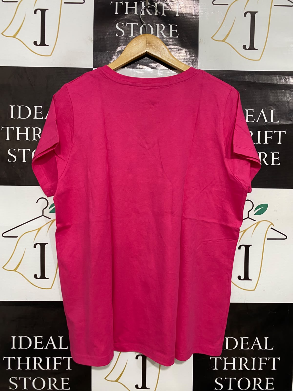 SLAZENGER |XL| BUST 21| A40| MAGENTA V-NECK ATHLETIC UTILITY T-SHIRT
