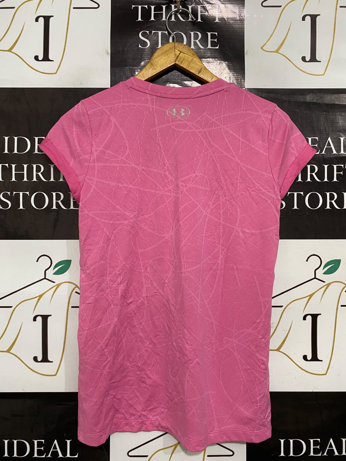 UNDER ARMOUR |XS| BUST 16| A42| PINK ABSTRACT-PRINT PERFORMANCE UTILITY TEE