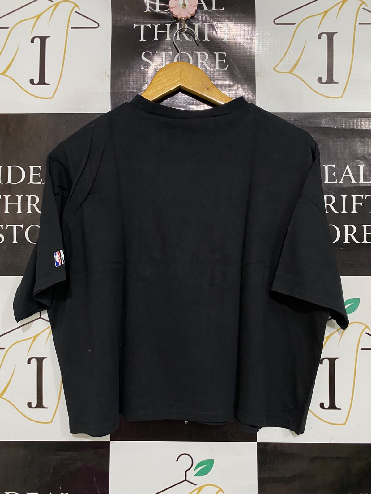 NBA |S| BUST 24| A47| BLACK LOS ANGELES LAKERS NBA TECHNICAL UTILITY TEE