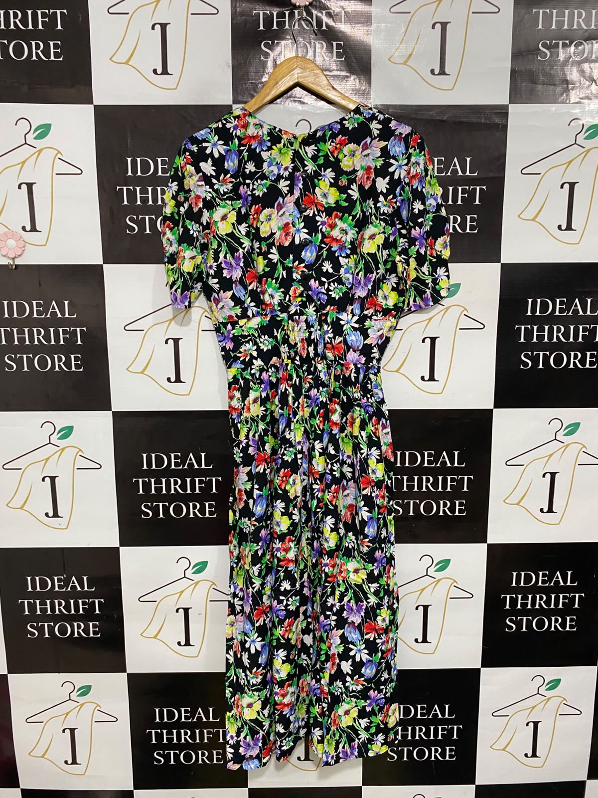 SONJA MODELLE |M| BUST 19| A50| BLACK MULTI-COLOR FLORAL V-NECK TECHNICAL UTILITY MIDI DRESS