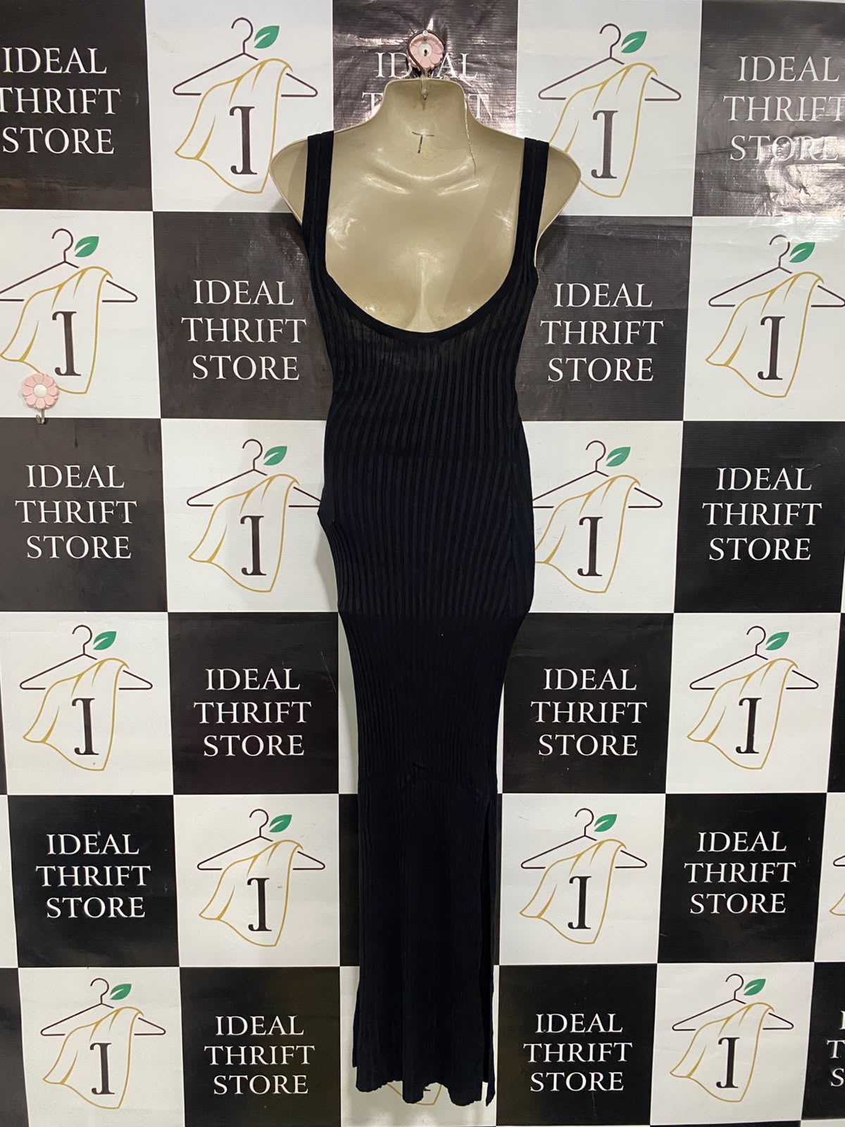 DAZIE |S| BUST 15| A53| BLACK RIBBED SCOOP-NECK TECHNICAL UTILITY MIDI DRESS