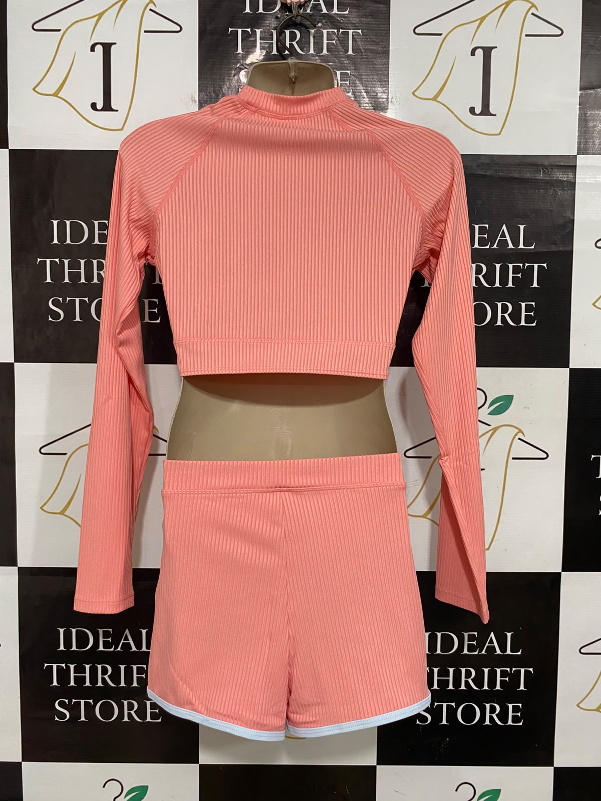 ANKO |XS| A54| PEACH PINK MOCK-NECK LONG-SLEEVE CROPPED-TOP AND SHORTS TECHNICAL UTILITY MATCHING SET