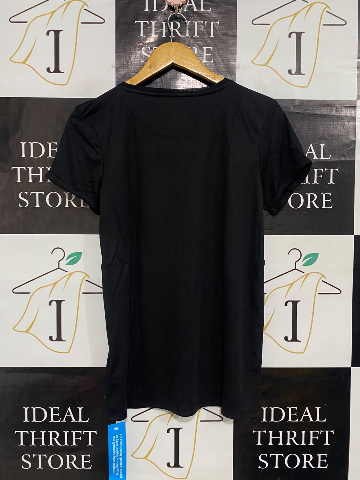 FRIENDS |L| BUST 19| A53| BLACK FRIENDS CENTRAL PERK GRAPHIC TECHNICAL UTILITY T-SHIRT
