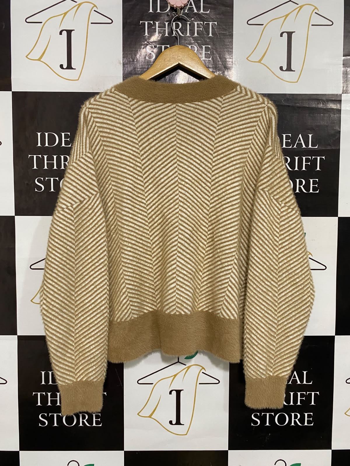 DECJUBA |L| BUST 24| A32| CHEVRON-KNIT BUTTON-UP TECHNICAL UTILITY CARDIGAN