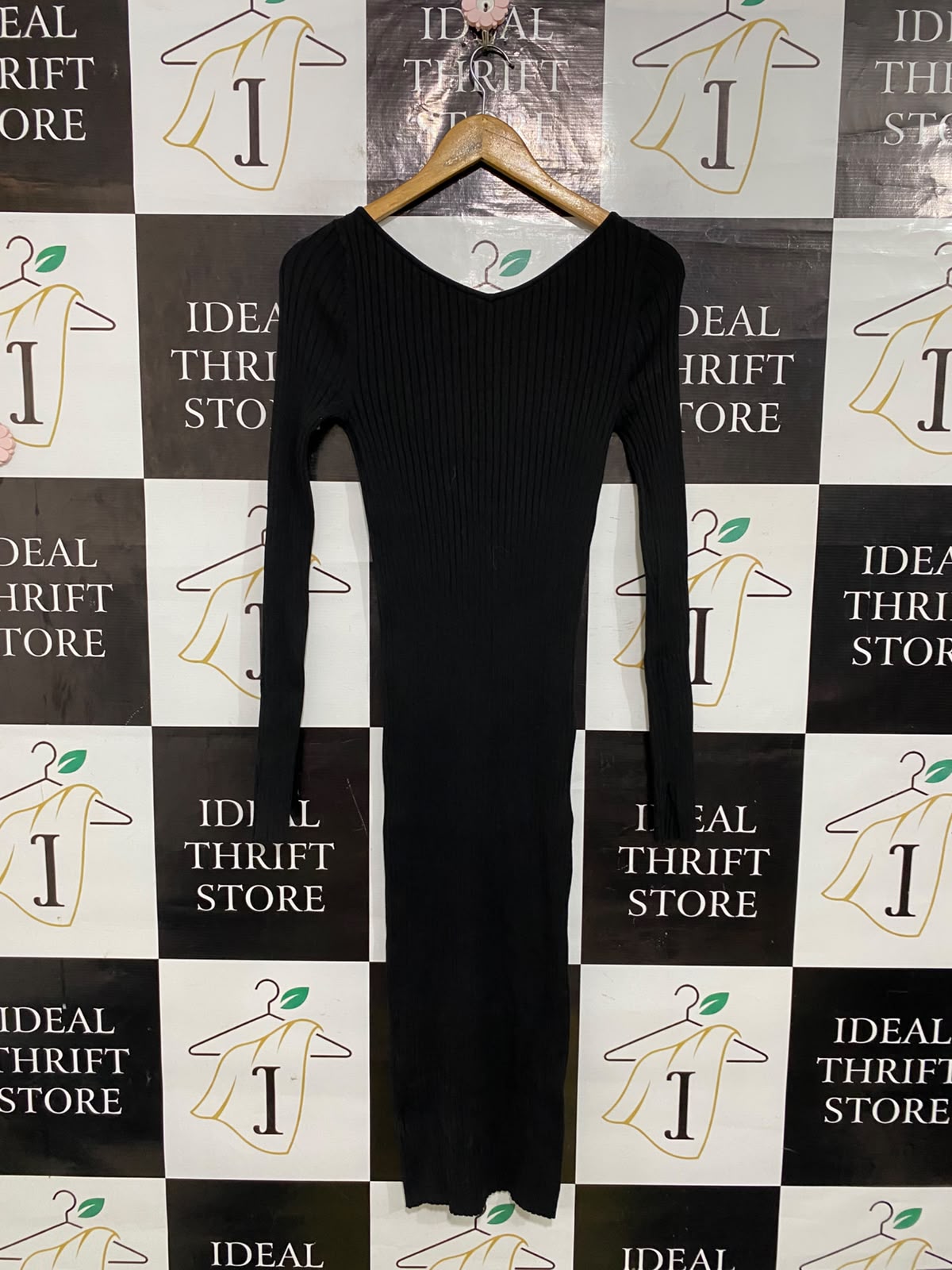 H&M |S| BUST 14| A58| BLACK RIBBED-KNIT V-NECK LONG-SLEEVE TECHNICAL UTILITY MIDI DRESS