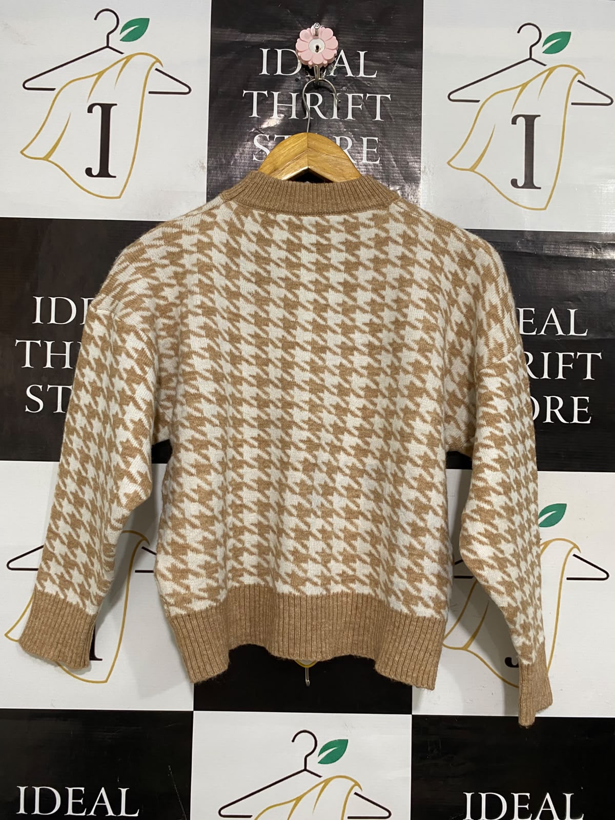 |M| BUST 22| A58| CAMEL & WHITE HOUNDSTOOTH MOCK-NECK TECHNICAL UTILITY SWEATER