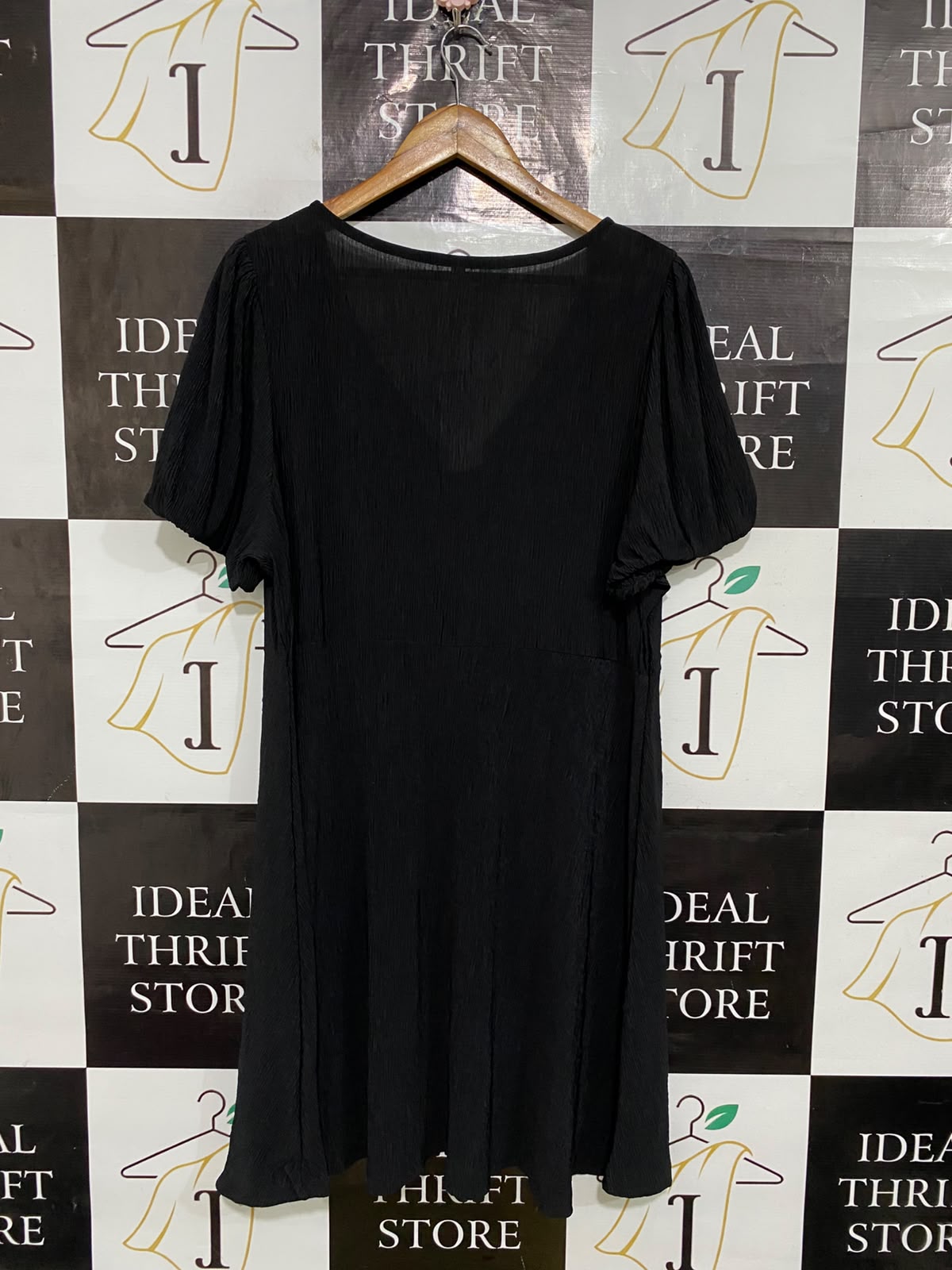 & ME |XL| BUST 22| A58| BLACK V-NECK SHORT-SLEEVE TECHNICAL UTILITY MINI DRESS