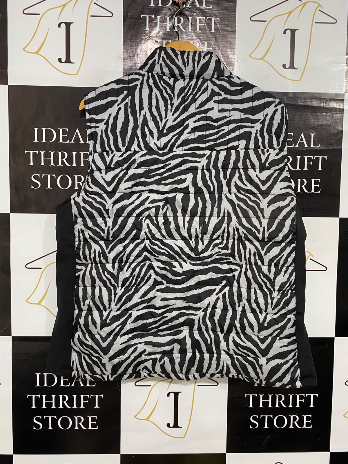 ROCKMANS |XL| WAIST 24| A57| BLACK AND WHITE ZEBRA-PRINT ZIP-UP TECHNICAL UTILITY VEST