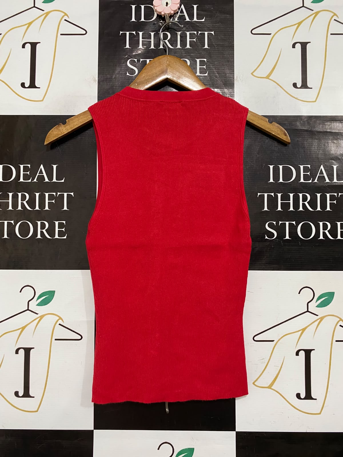 KOOKAI |S| BUST 13| A57| RED BUTTON-FRONT RIBBED TECHNICAL UTILITY TANK TOP