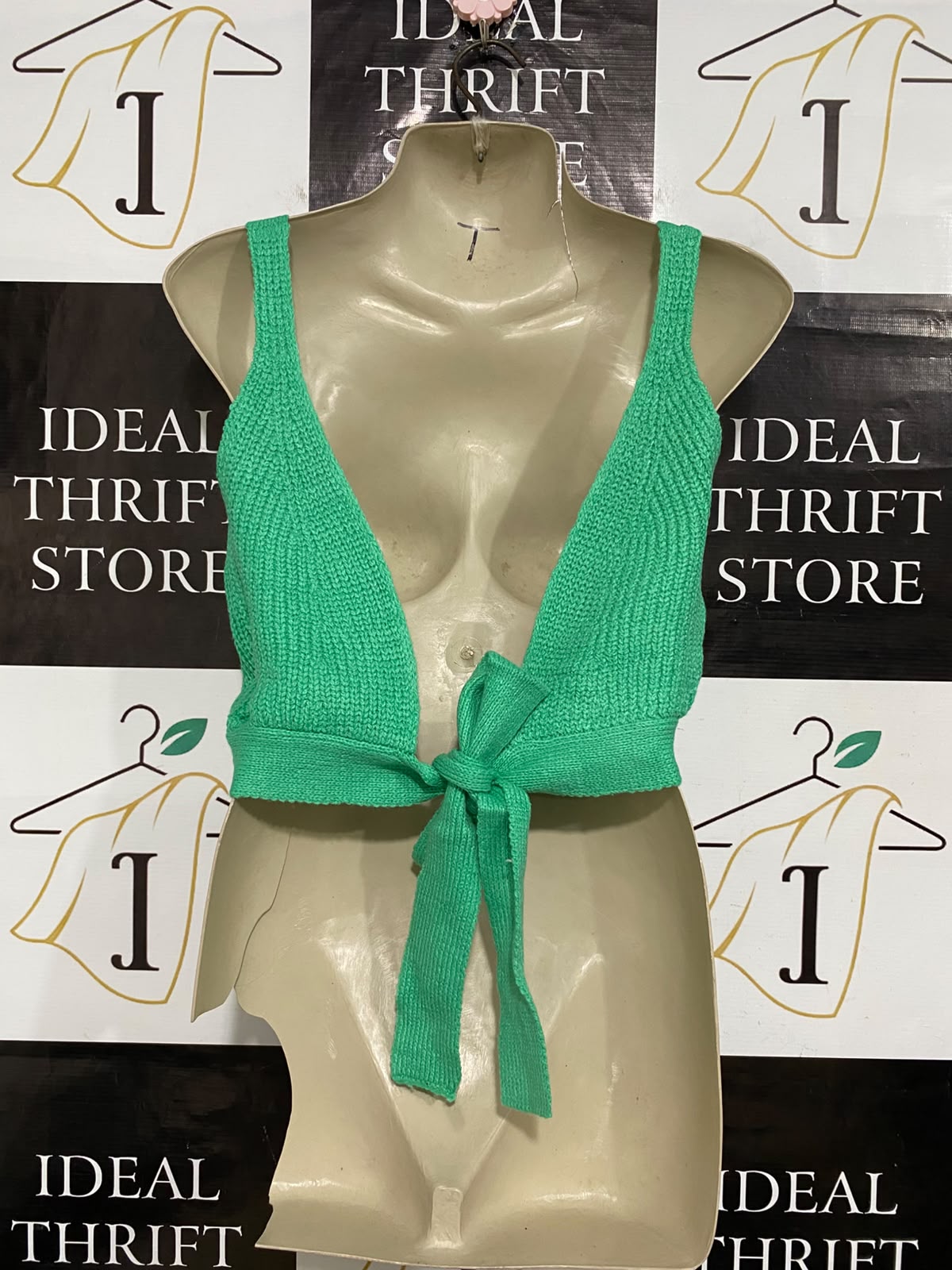SHEIN |L| BUST 16| A58| VCAY GREEN V-NECK RIBBED TECHNICAL UTILITY CROP TOP