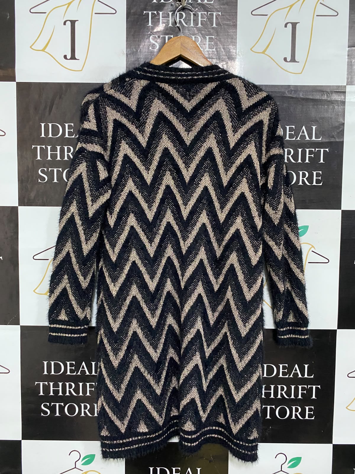 HQ |L| BUST 21| A60| BLACK AND CAMEL CHEVRON-PATTERN OPEN-FRONT TECHNICAL UTILITY LONG CARDIGAN