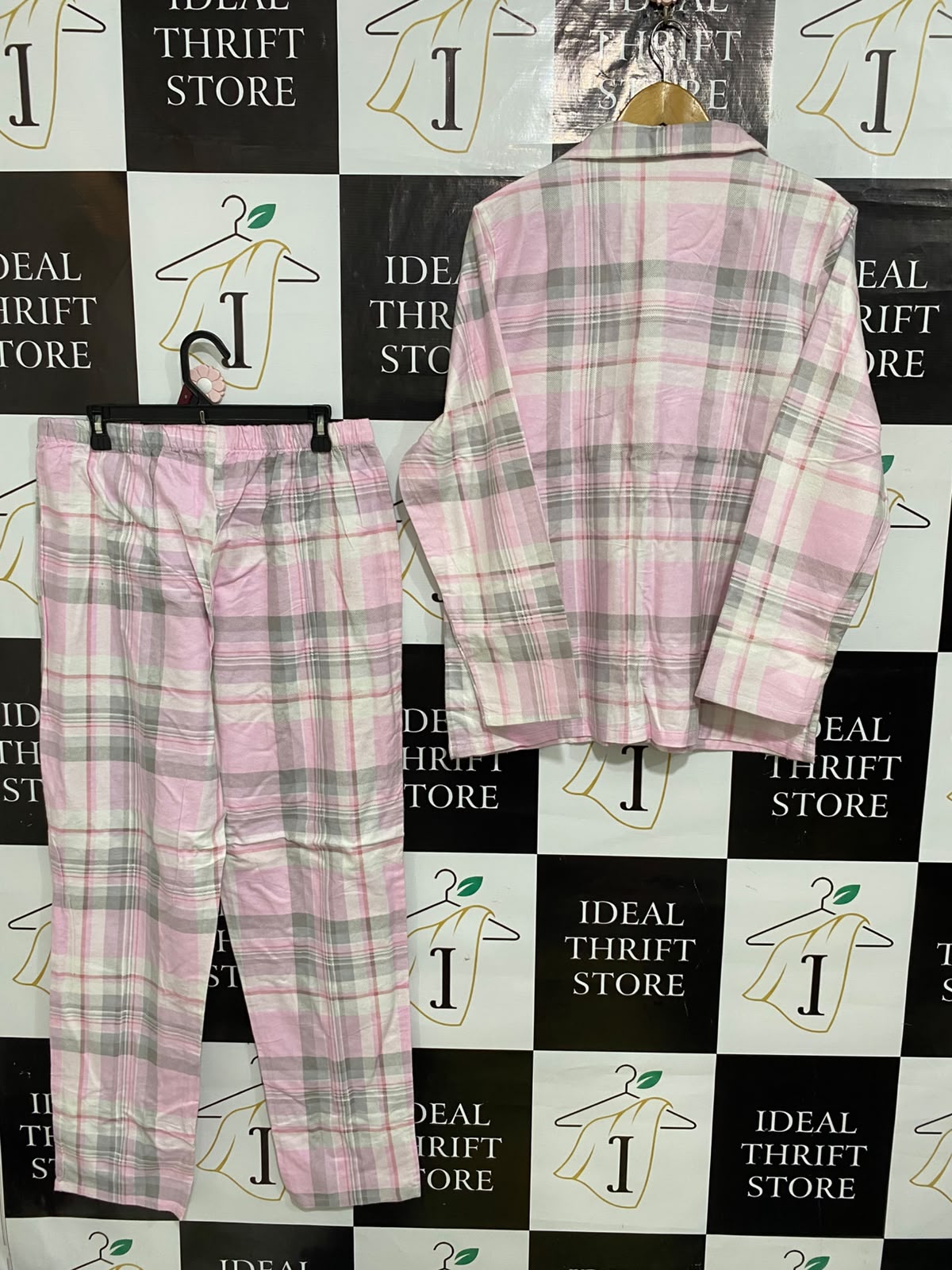 FOR HER |L| A61| PINK AND GREY PLAID PATTERNED TECHNICAL UTILITY LOUNGE SET