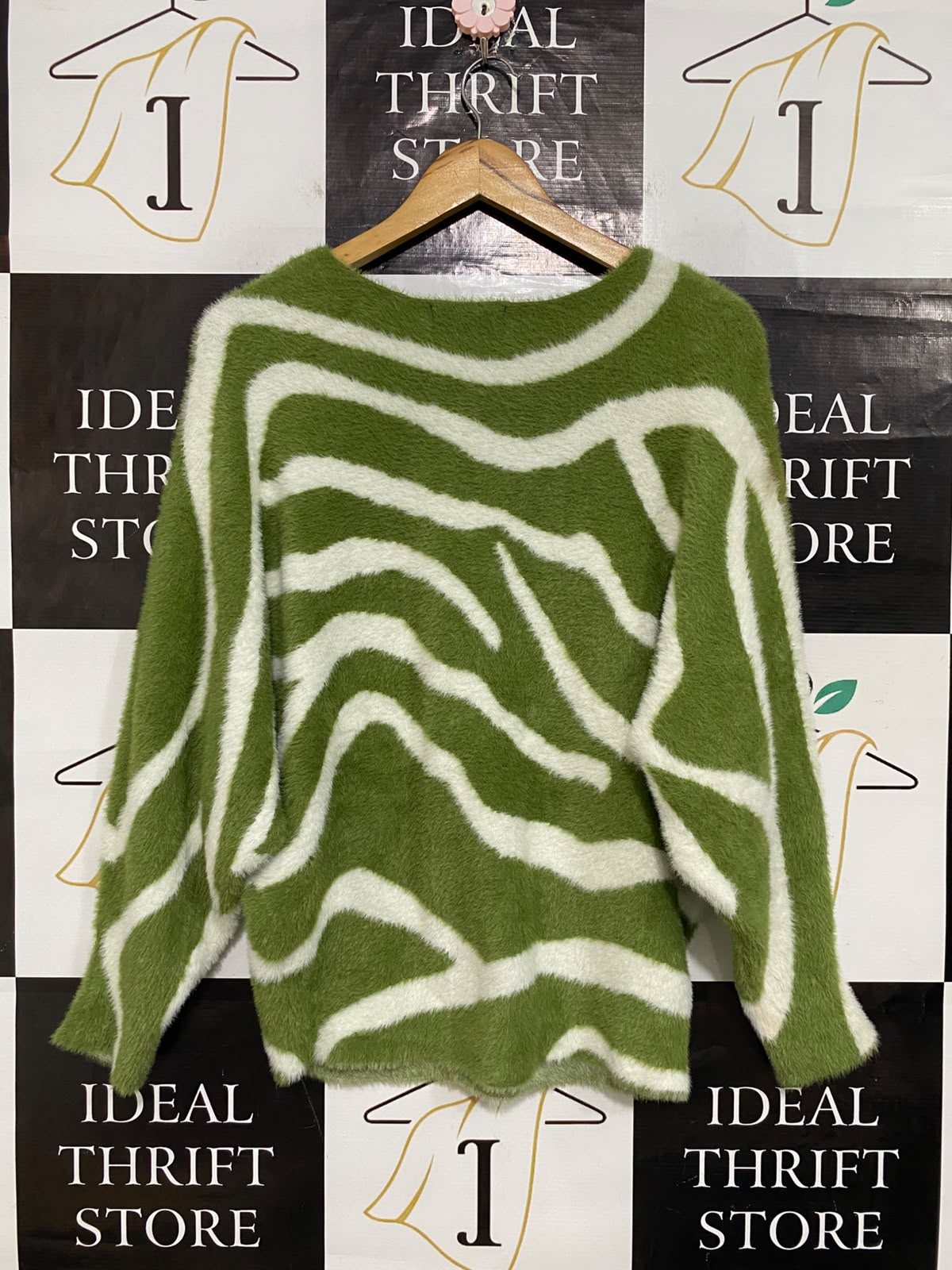 CAROLINE MORGAN |M| BUST 23| A63| GREEN AND WHITE ANIMAL-PRINT FLUFFY KNIT TECHNICAL UTILITY SWEATER