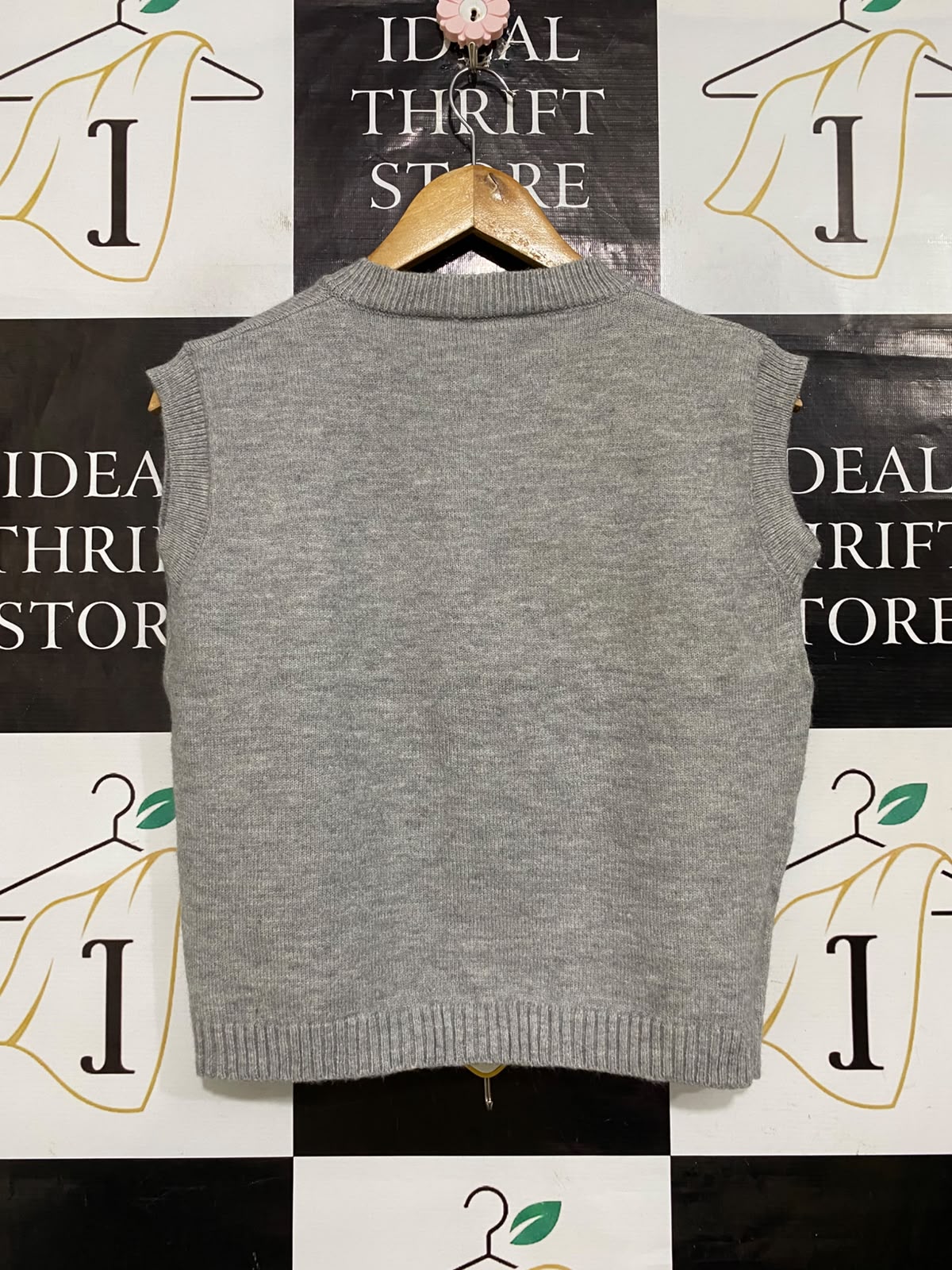 |L| BUST 19| A62| GREY BUTTON-UP KNIT TECHNICAL UTILITY VEST
