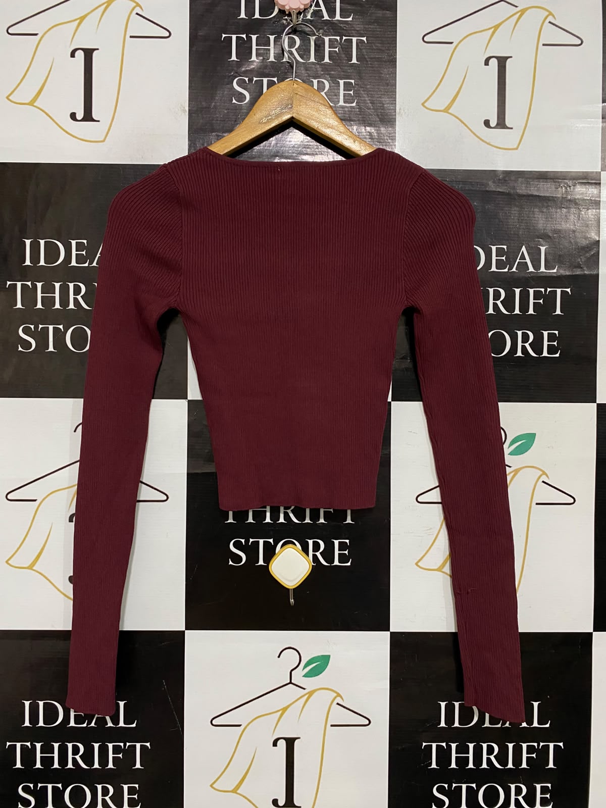 GLASSONS |XS| BUST 11| A62| BURGUNDY RIBBED KEYHOLE-FRONT TECHNICAL UTILITY CROP TOP