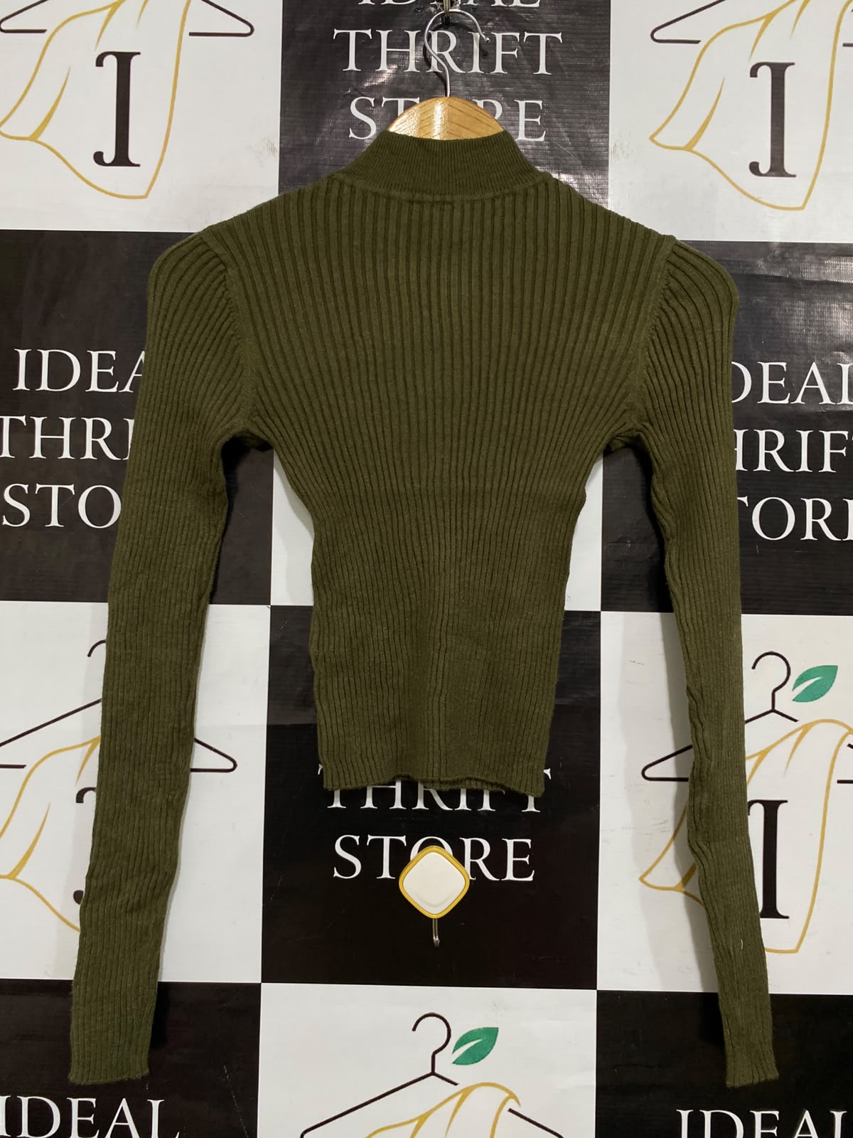 SHEIN MOD |S| BUST 12| A62| OLIVE GREEN RIBBED MOCK-NECK CUTOUT TECHNICAL UTILITY CROP TOP