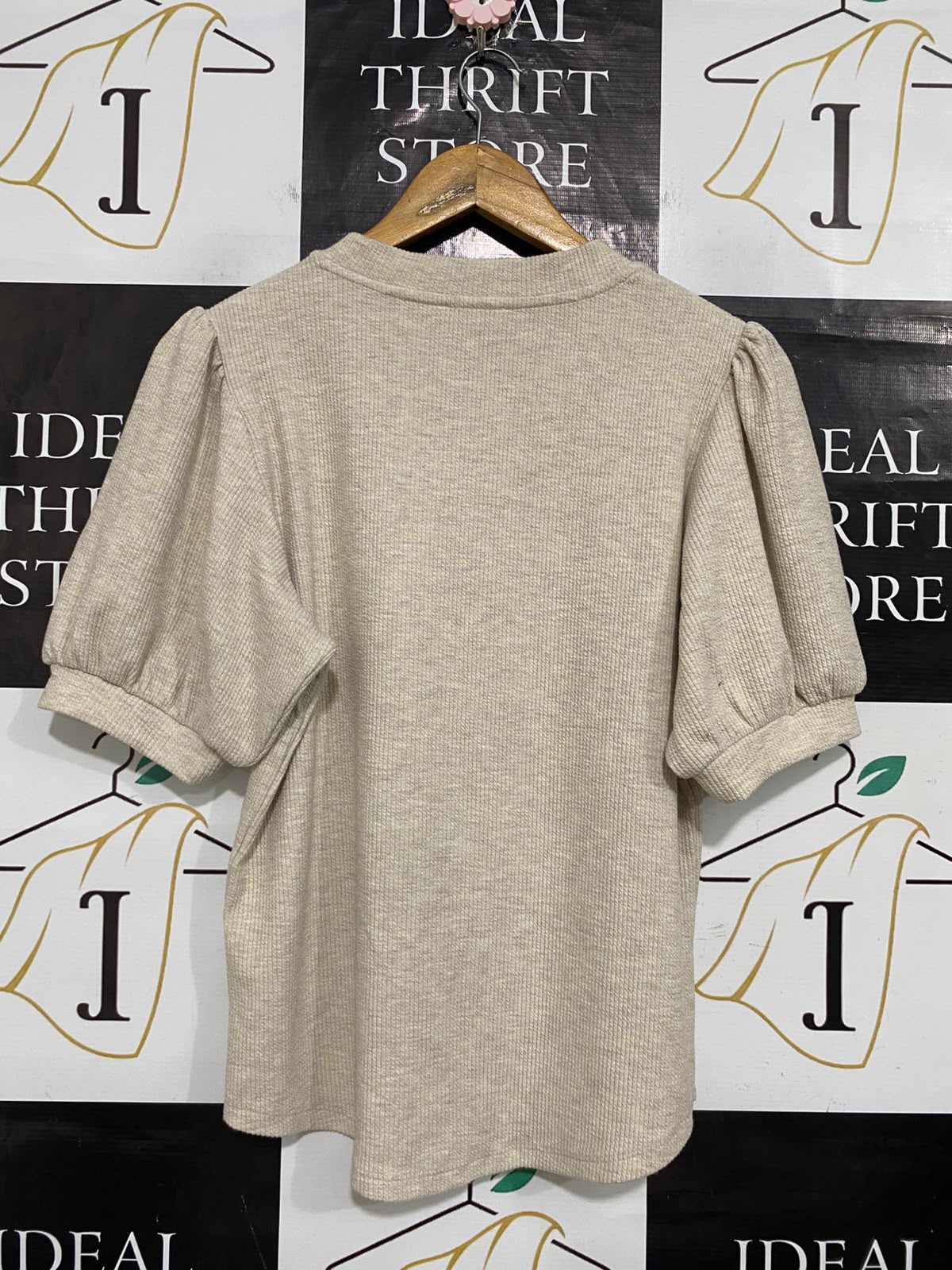 TARGET WOMAN |L| BUST 19| A63| OATMEAL RIBBED PUFF-SLEEVE TECHNICAL UTILITY T-SHIRT