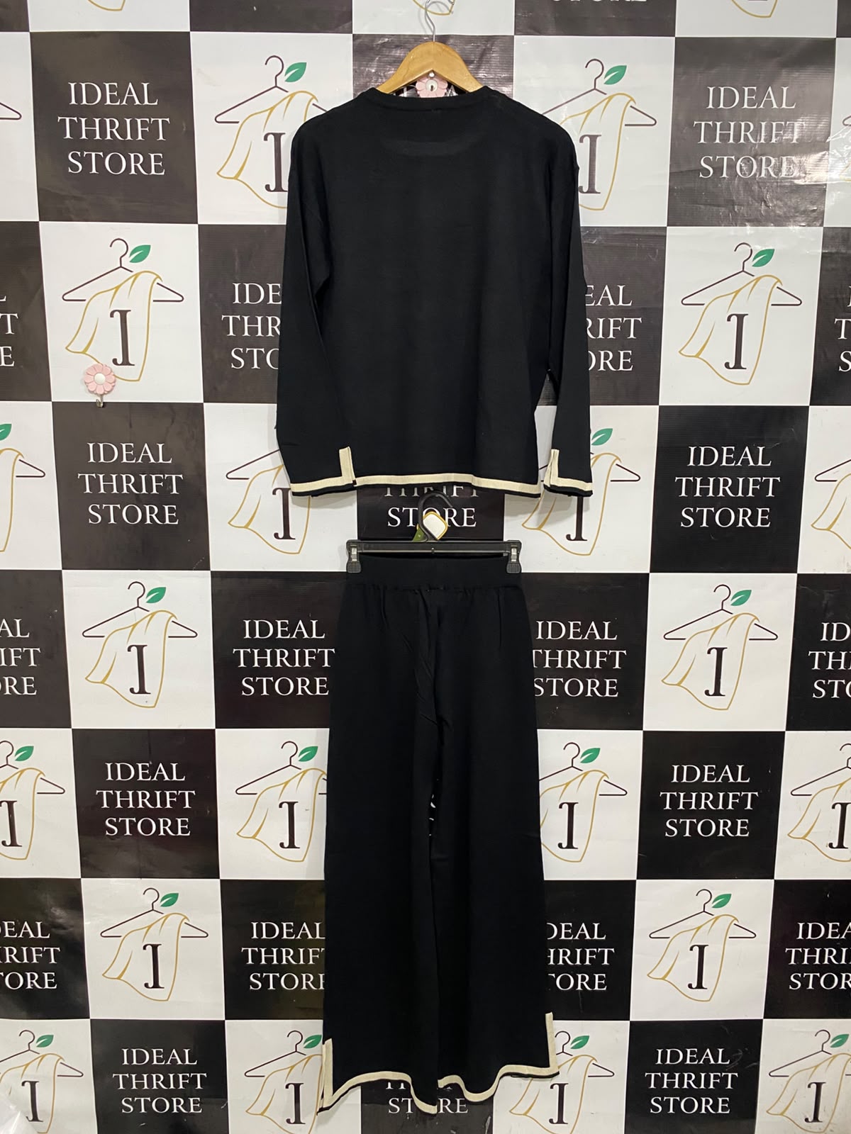 |S| A64| BLACK AND CREAM CONTRAST-TRIM TECHNICAL UTILITY TWO-PIECE SET