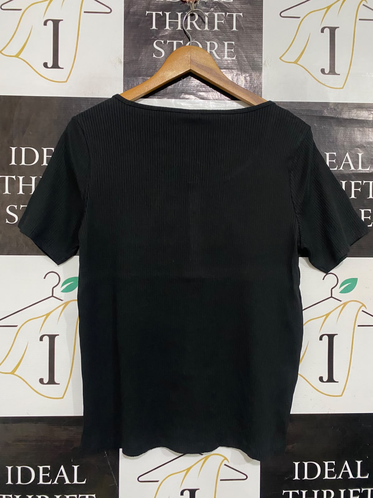 ANKO |M| BUST 17 | A65| BLACK RIBBED BUTTON-FRONT SHORT-SLEEVE TECHNICAL UTILITY TEE
