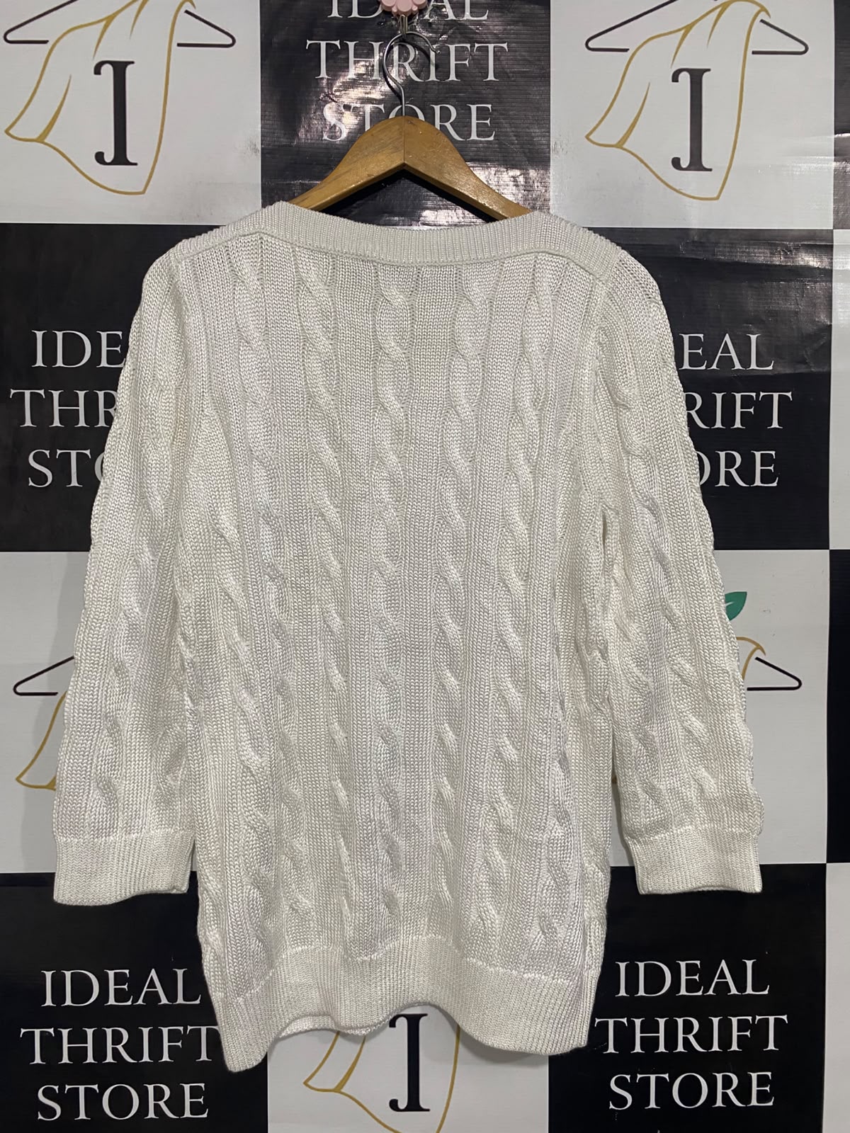 BROOKS BROTHERS |XL| BUST 18| A65| WHITE CABLE-KNIT CREWNECK SWEATER