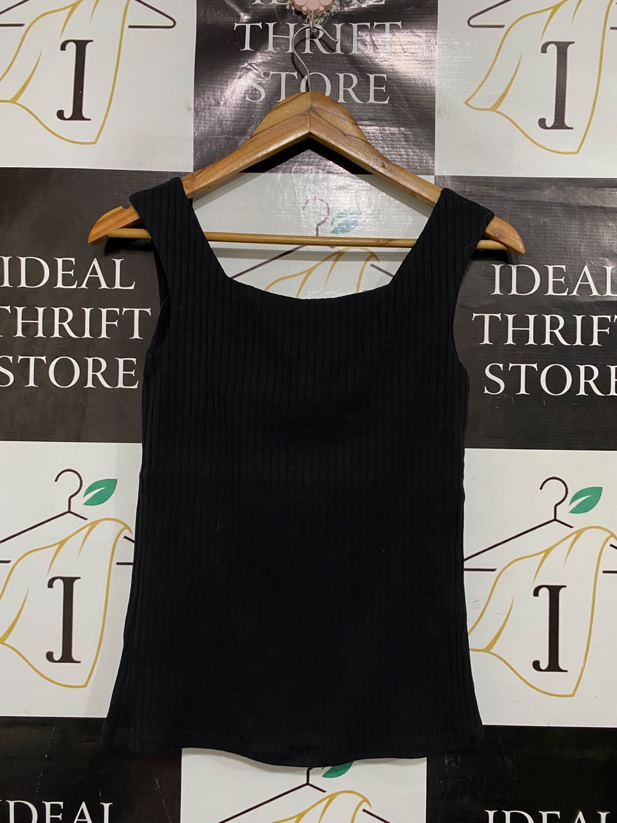 UNIQLO |M| BUST 14| A66| BLACK SQUARE NECK RIBBED TANK TOP
