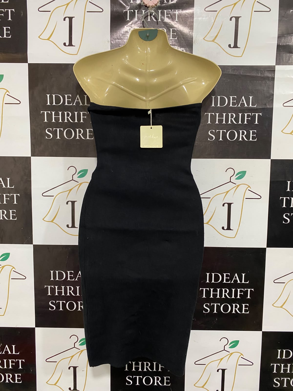MONIQUE |S| BUST 15| A66| BLACK STRAPLESS NOTCHED-NECKLINE RIBBED MIDI DRESS