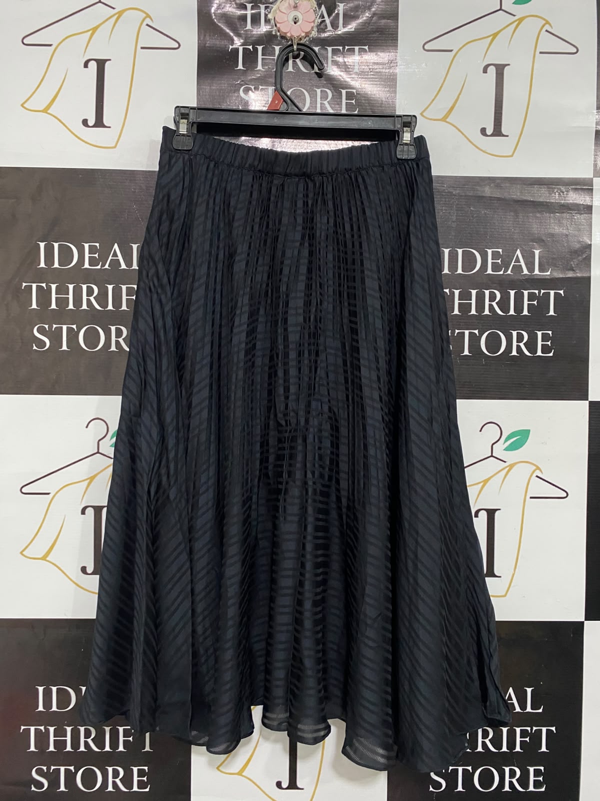 FILA |L| WAIST 26| A68| BLACK PLEATED MIDI SKIRT