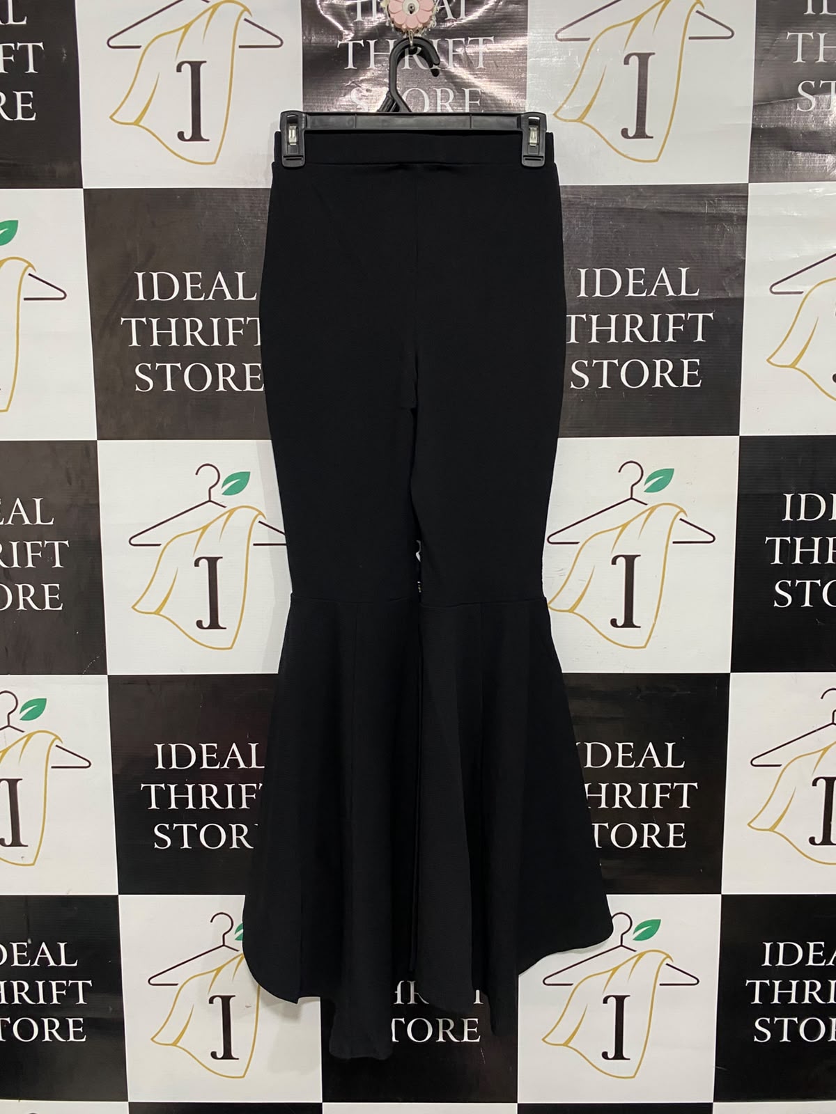 BOOHOO |XS| WAIST 24| A67| BLACK HIGH-WAISTED RUFFLE HEM FLARED TROUSERS