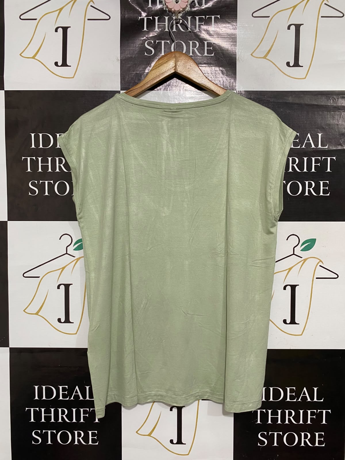 PIECES |XL| BUST 21| A69| SAGE GREEN V-NECK SLEEVELESS TEE TOP