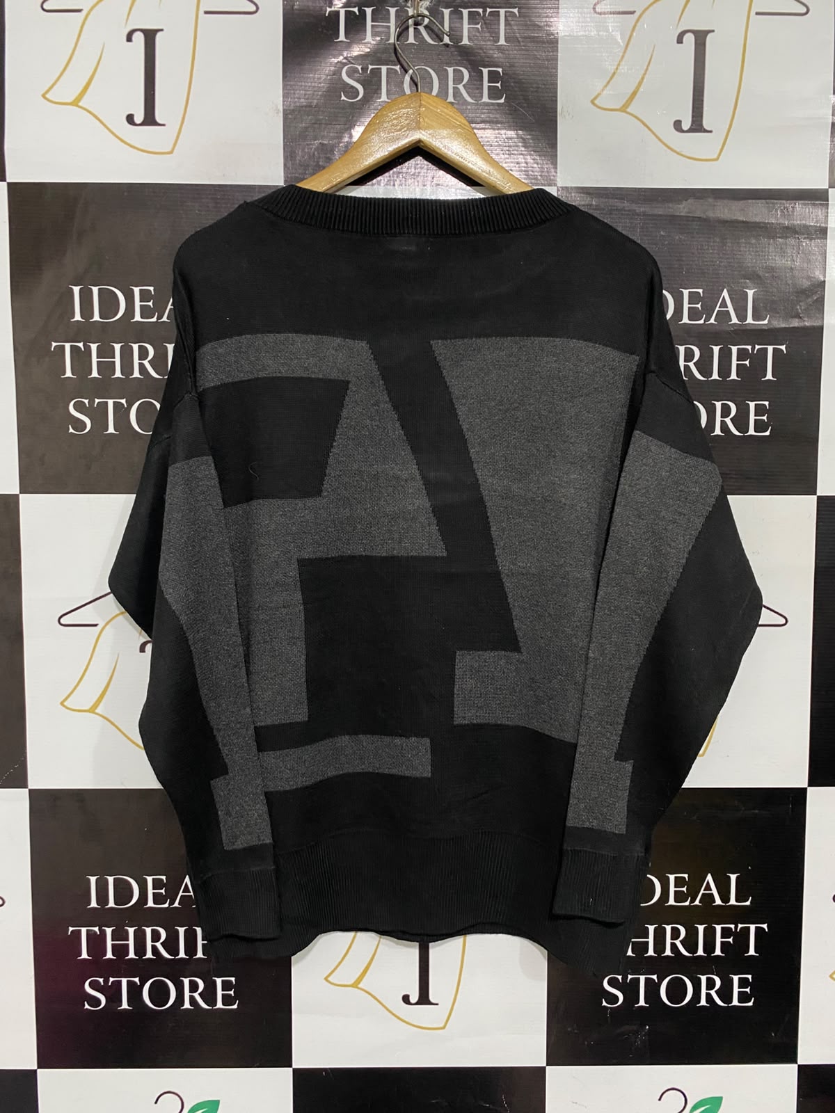 ROCKMANS | M| BUST 23 | A70| BLACK & GREY ABSTRACT GEOMETRIC KNIT SWEATER