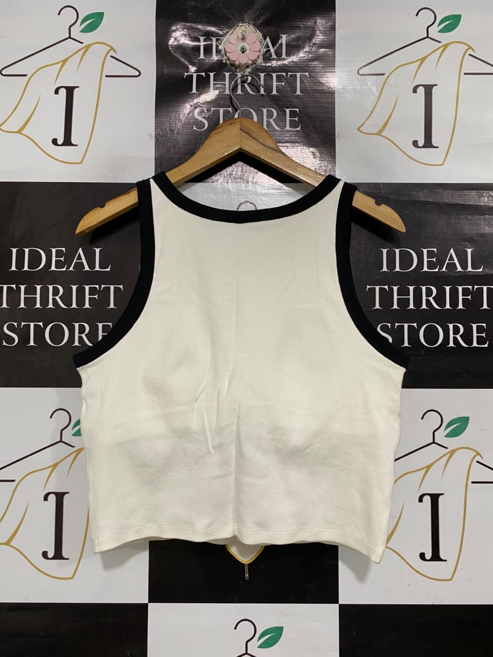 UNIQLO |XL | BUST 18 |A71 | WHITE & BLACK CONTRAST TRIM RIBBED CROPPED BRA TOP