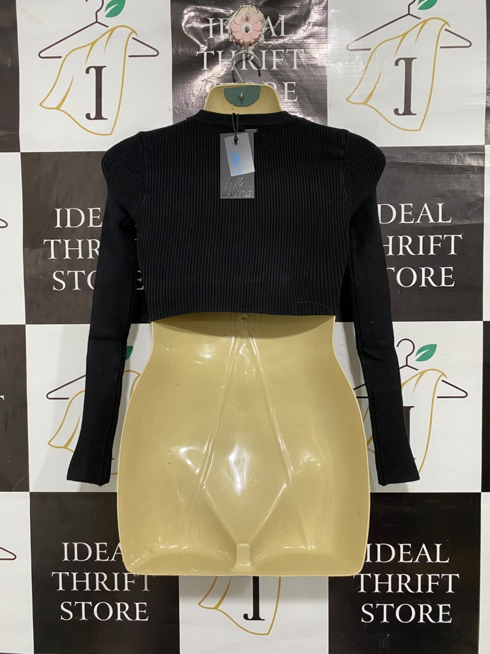 AVA & EVER |XS | BUST 11 |A71 | BLACK RIBBED CREW-NECK CROPPED LONG-SLEEVE TOP