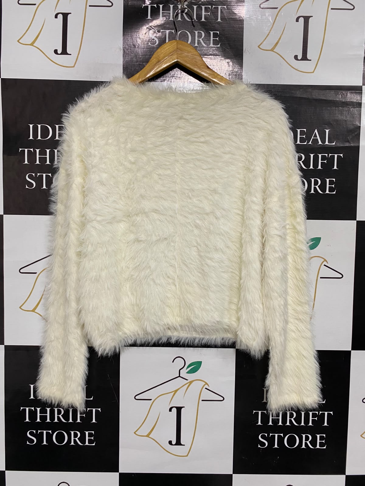 ZARA |M | BUST 22 |A72| OFF-WHITE FUZZY KNIT LONG-SLEEVE SWEATER