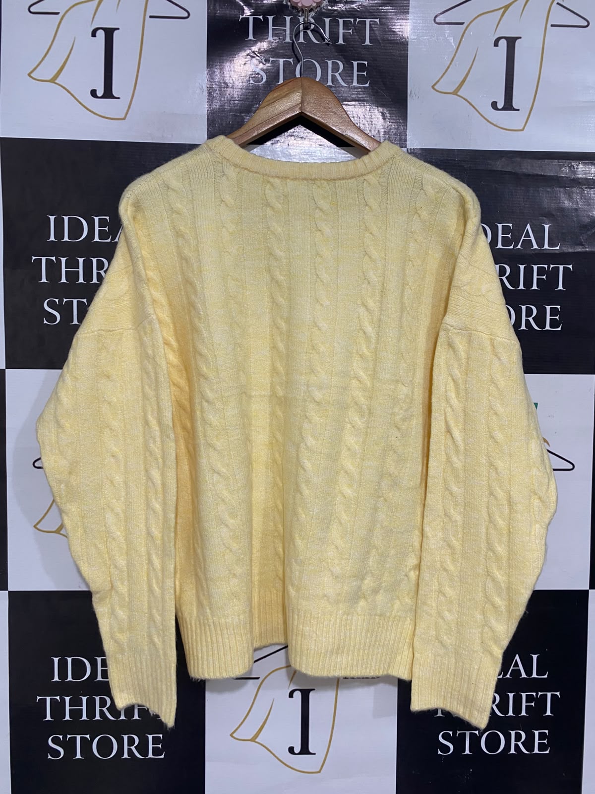 ALLY |S | BUST 24 |A72| PASTEL YELLOW CABLE KNIT CREWNECK SWEATER