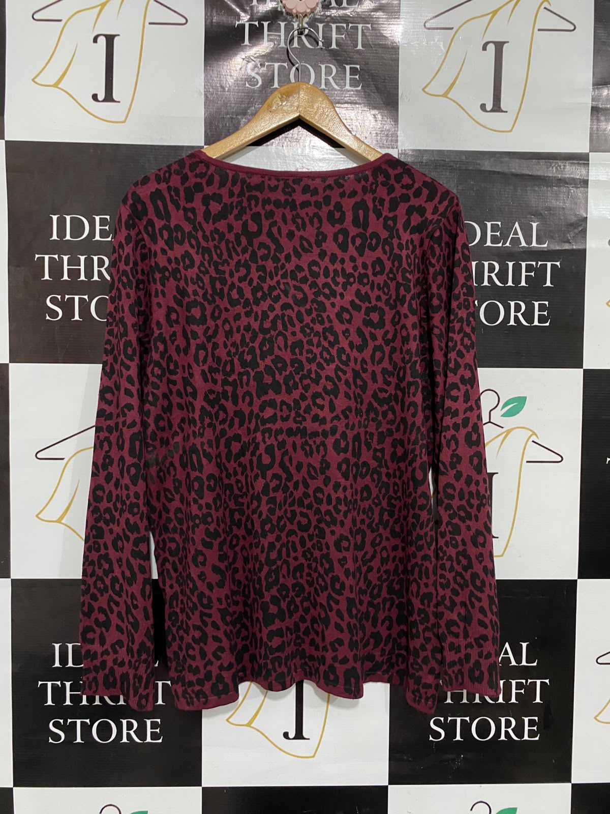MILLERS |M | BUST 20 | A73 | WOMAN BURGUNDY ANIMAL PRINT CREW-NECK LONG-SLEEVE TOP