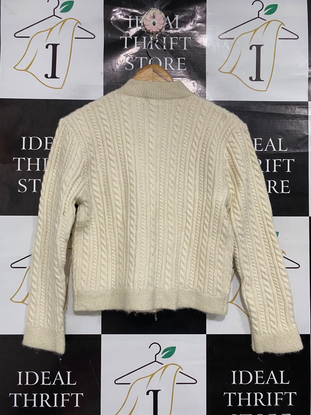 KUMAYES |M | BUST 17 | A74 | OFF-WHITE CABLE-KNIT PEARL-BUTTON CARDIGAN JACKET