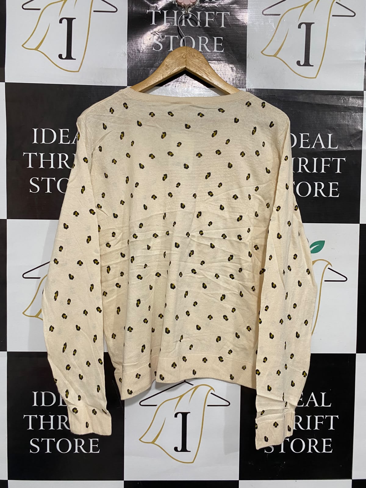 BRILLIANT BASICS |XL | BUST 22 | A73 | CREAM & BLACK ANIMAL PRINT CREW-NECK JUMPER