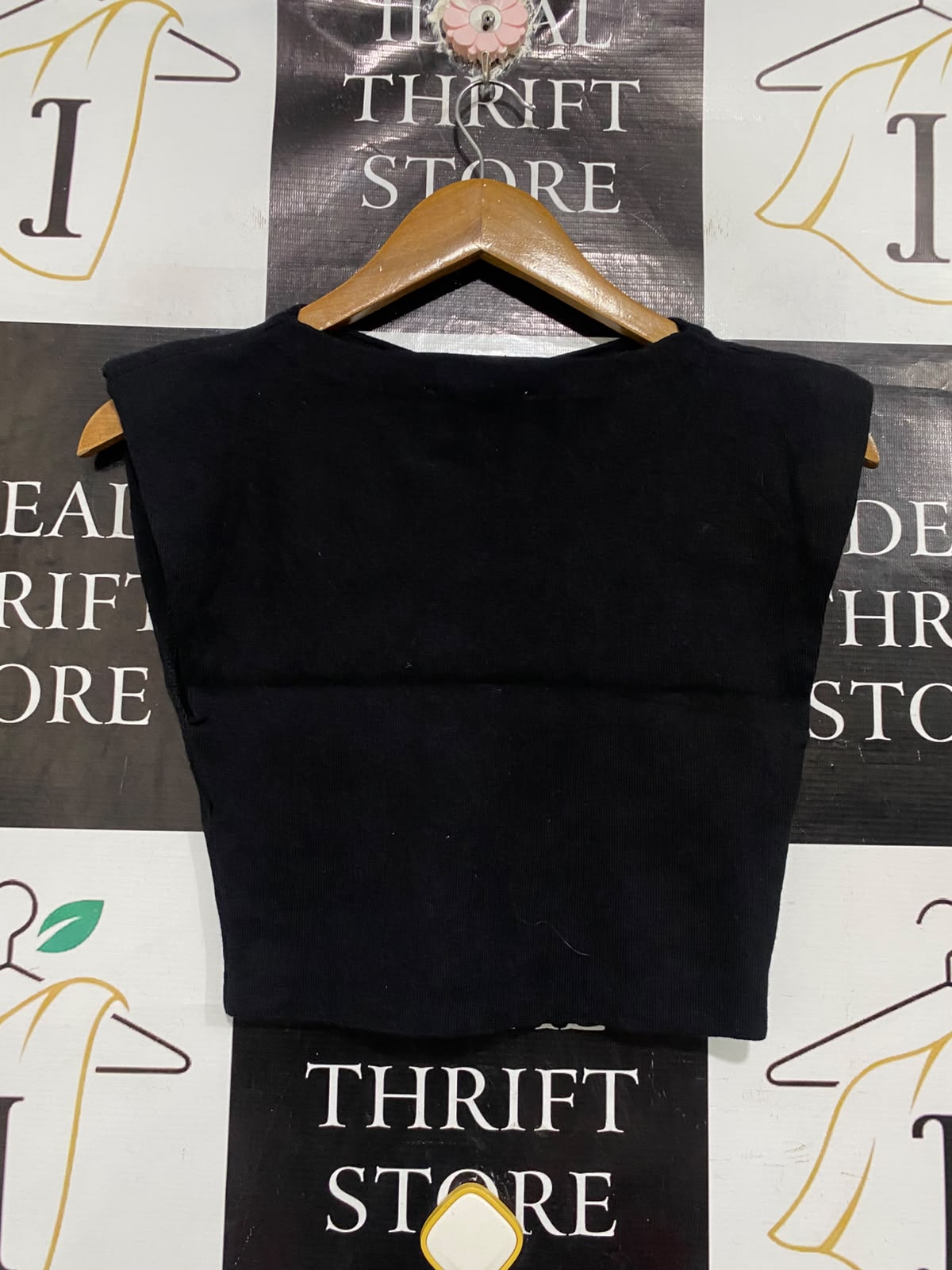 ZARA |M | BUST 14 | A75 | BLACK PADDED SHOULDER SLEEVELESS CROP TOP