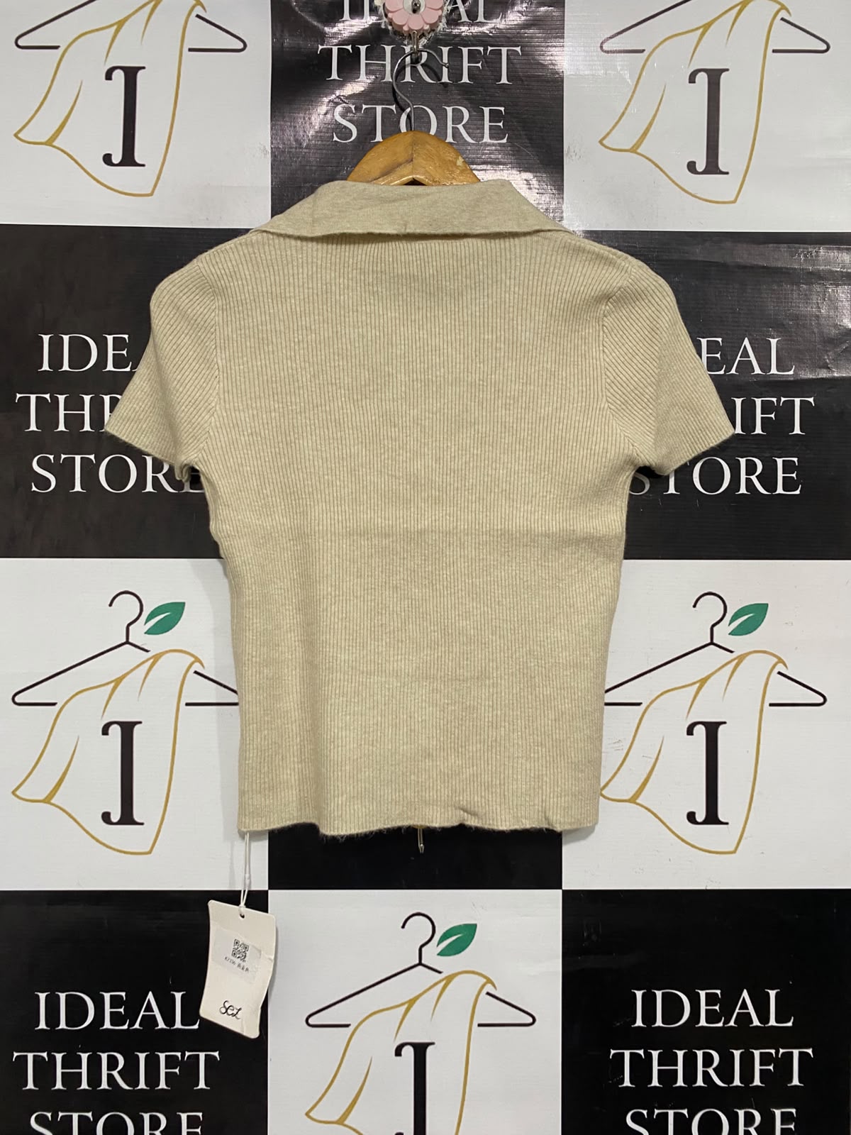 SEZ |S | BUST 15 | A75 | BEIGE RIBBED SHORT SLEEVE COLLARED POLO TOP