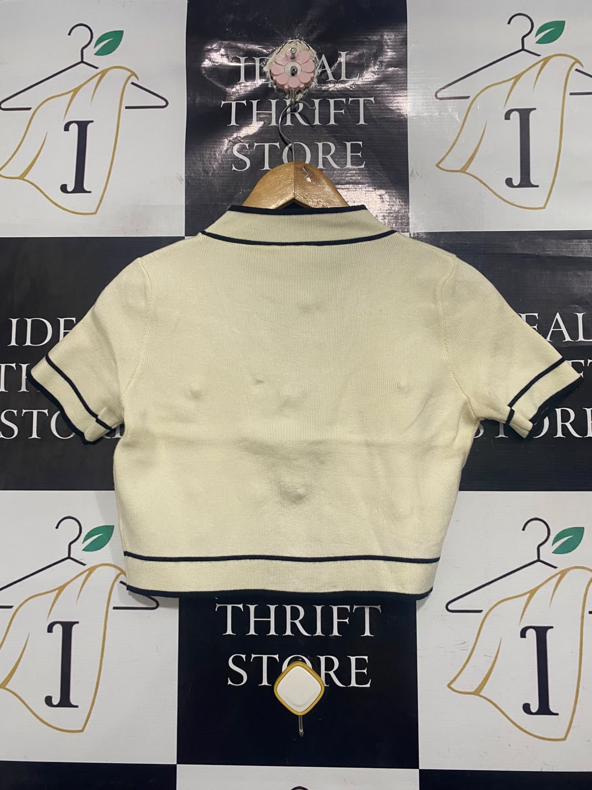 SHEIN |M | BUST 17 | A75 | CREAM AND BLACK CONTRAST TRIM BUTTON-UP KNIT TOP